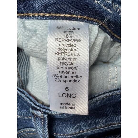 Stylish Blue Flare Jeans for Women - Picture 7 of 7